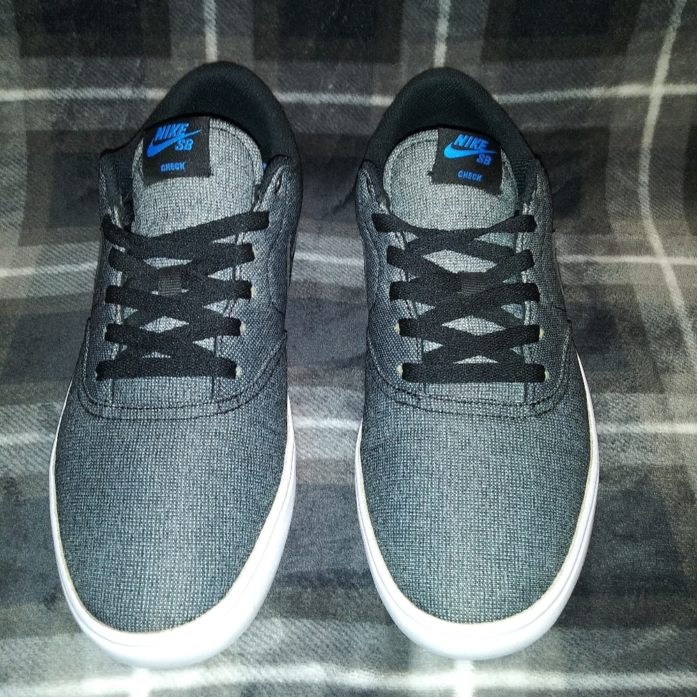 Nike SB like New[fast shipping]